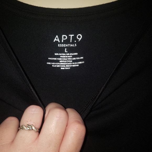 Apt 9 crew neck black t-shirt - Picture 3 of 11
